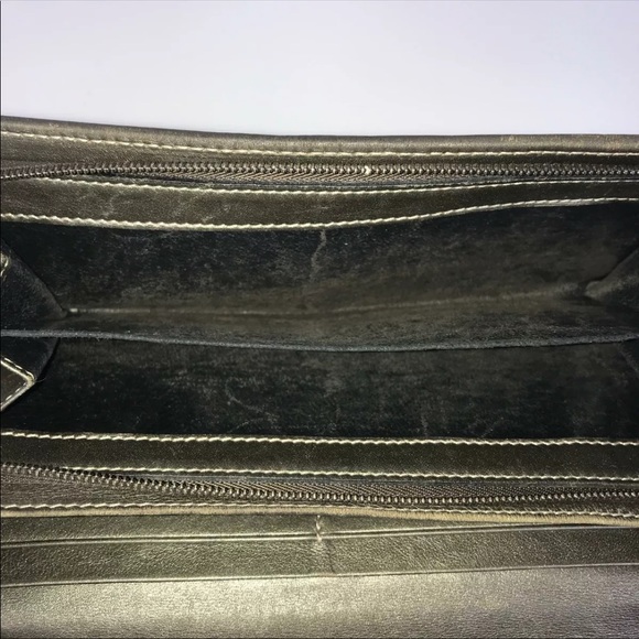 ❌SOLD❌ Gucci Dark Gray Wallet With Chain Strap! - Picture 5 of 13
